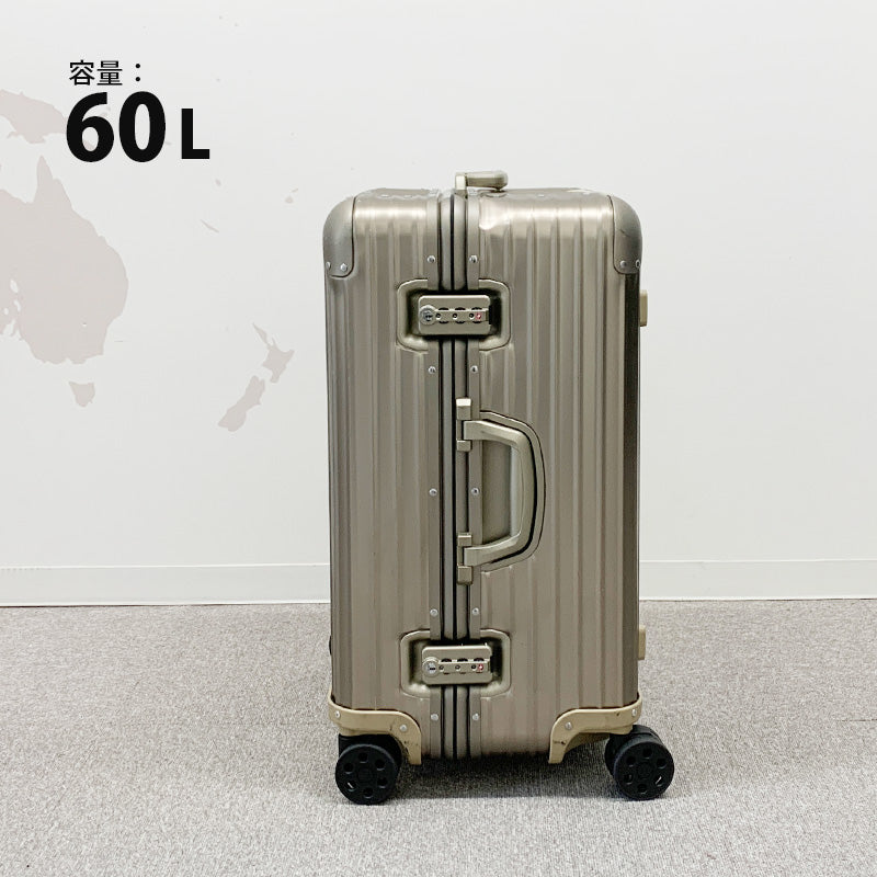 旅行スーツケース リモワ RIMOWA ESSENTIAL Trunk S ゴールド（60L